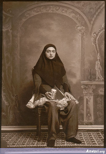 Artistic Photos of Iranian Women 100 years ago